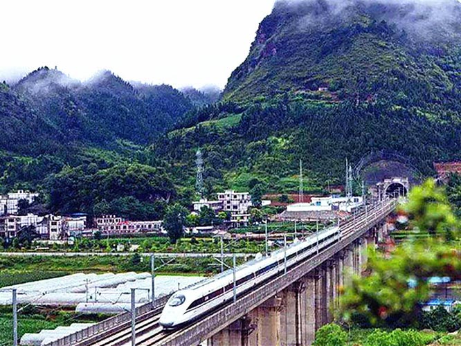 湖南耗資300億修建新高鐵，全長245公里，預(yù)計(jì)在2021年通車